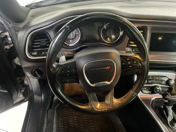 2018 Dodge Challenger - image 17