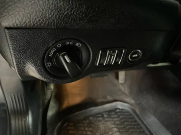 2018 Dodge Challenger - image 18