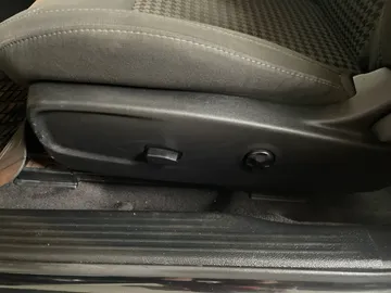 2018 Dodge Challenger - image 19