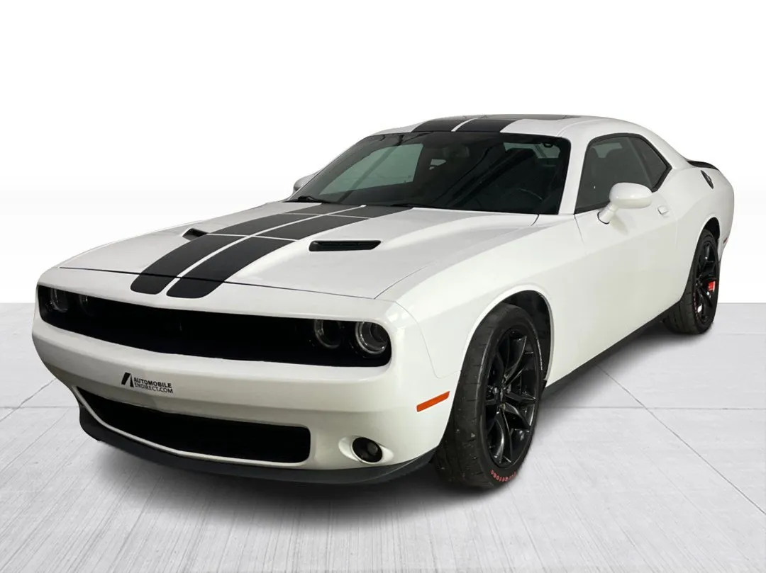 2017 Dodge Challenger — photo 8