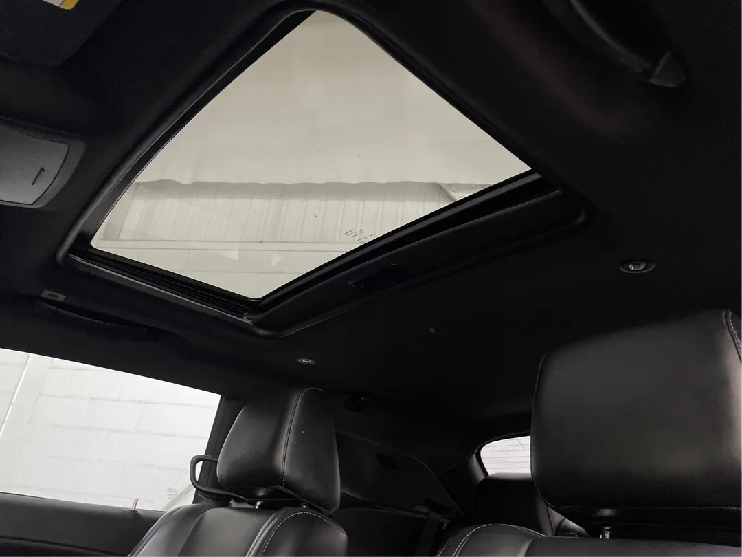 2017 Dodge Challenger — photo 5