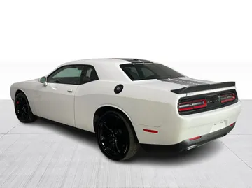 2017 Dodge Challenger - image 11