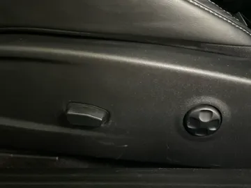 2017 Dodge Challenger - image 19