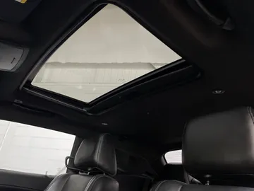2017 Dodge Challenger - image 6