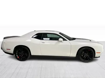 2017 Dodge Challenger - image 2