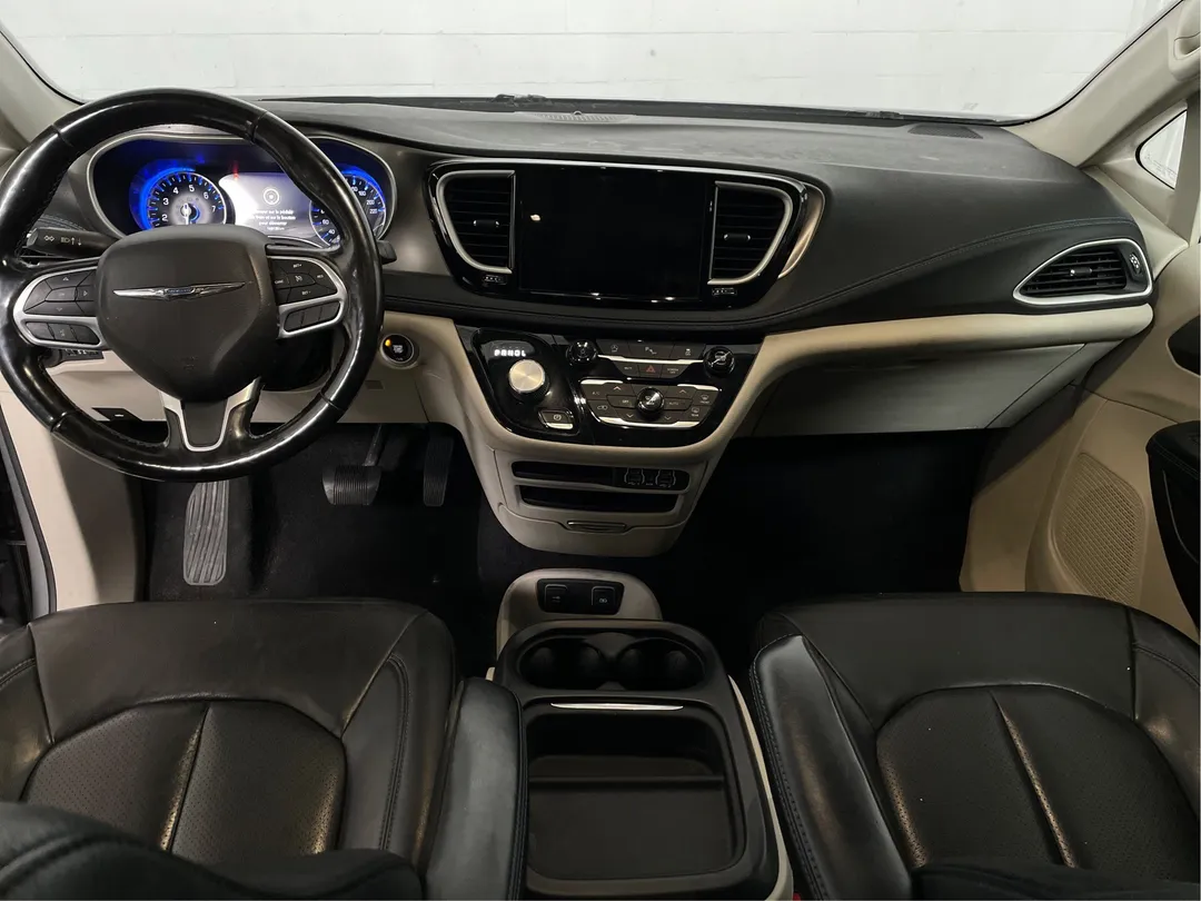 2021 Chrysler Pacifica — photo 4
