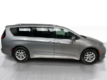 2021 Chrysler Pacifica - image 2