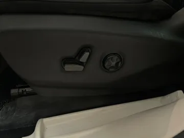 2021 Chrysler Pacifica - image 24