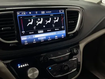 2021 Chrysler Pacifica - image 28