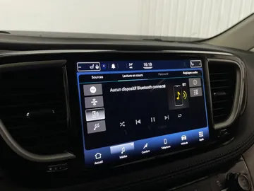 2021 Chrysler Pacifica - image 26