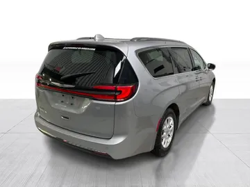 2021 Chrysler Pacifica - image 13