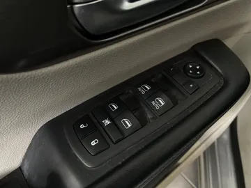 2021 Chrysler Pacifica - image 23