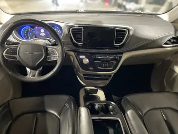 2023 Chrysler Pacifica - image 18