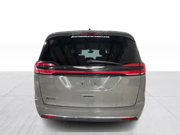 2023 Chrysler Pacifica - image 7