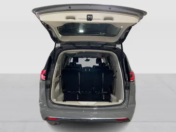 2023 Chrysler Pacifica - image 12