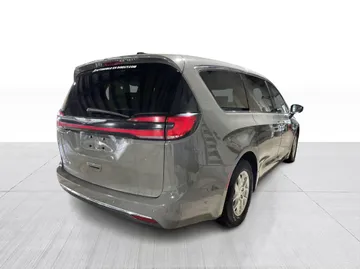 2023 Chrysler Pacifica - image 8