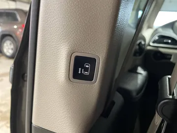 2023 Chrysler Pacifica - image 29