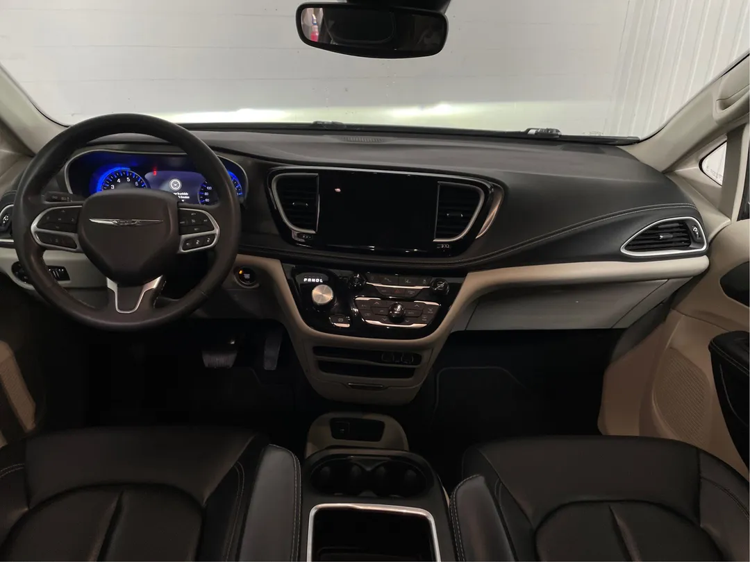 2023 Chrysler Pacifica — photo 4
