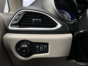 2023 Chrysler Pacifica - image 29