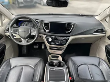 2023 Chrysler Pacifica - image 17