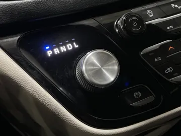 2018 Chrysler Pacifica - image 34
