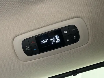 2018 Chrysler Pacifica - image 30