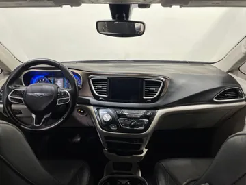 2018 Chrysler Pacifica - image 20
