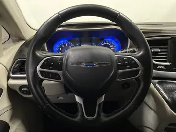 2018 Chrysler Pacifica - image 15