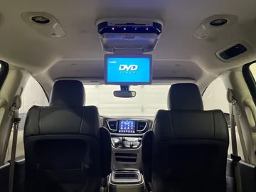 2018 Chrysler Pacifica - image 25