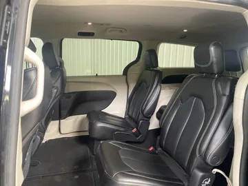 2023 Chrysler Pacifica - image 14