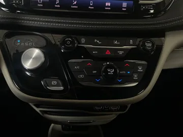 2023 Chrysler Pacifica - image 23