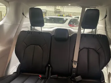 2023 Chrysler Pacifica - image 26