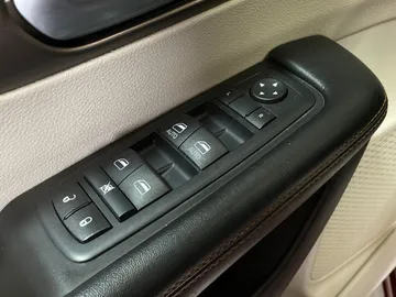 2017 Chrysler Pacifica - image 23
