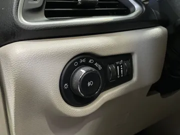 2017 Chrysler Pacifica - image 30