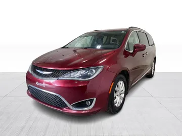 2017 Chrysler Pacifica - image 8