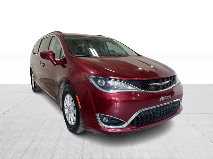 2017 Chrysler Pacifica - image principale