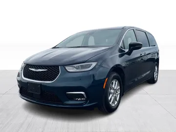 2024 Chrysler Pacifica - image 3