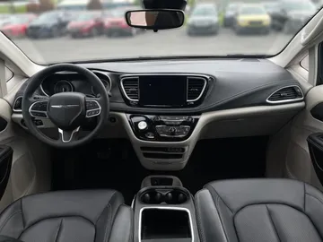 2024 Chrysler Pacifica - image 18