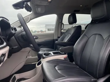 2024 Chrysler Pacifica - image 10