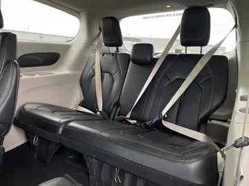 2024 Chrysler Pacifica - image 23
