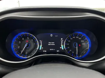 2024 Chrysler Pacifica - image 13