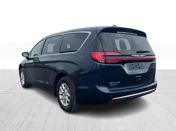 2024 Chrysler Pacifica - image 6