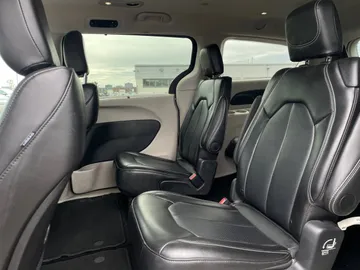 2024 Chrysler Pacifica - image 11