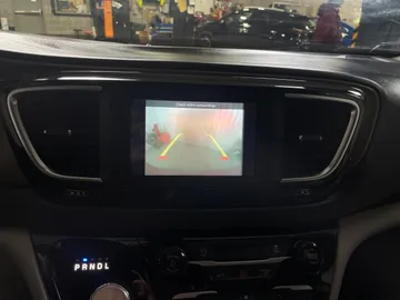 2019 Chrysler Pacifica - image 18