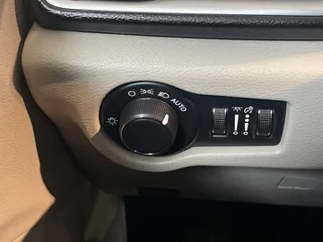 2019 Chrysler Pacifica - image 17