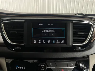 2019 Chrysler Pacifica - image 24