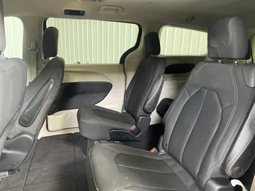 2019 Chrysler Pacifica - image 14
