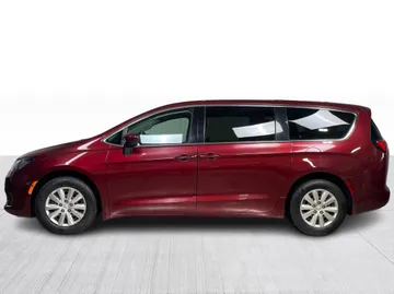 2019 Chrysler Pacifica - image 9
