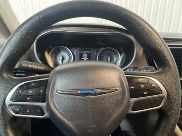 2019 Chrysler Pacifica - image 16