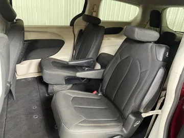 2019 Chrysler Pacifica - image 14